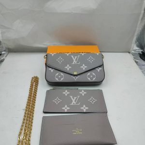 LV老花/压花卡夹三合一 - M81759